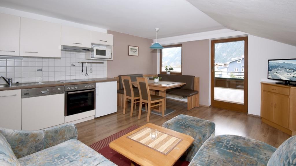 Landhaus Tyrol Майрхофен Номер фото